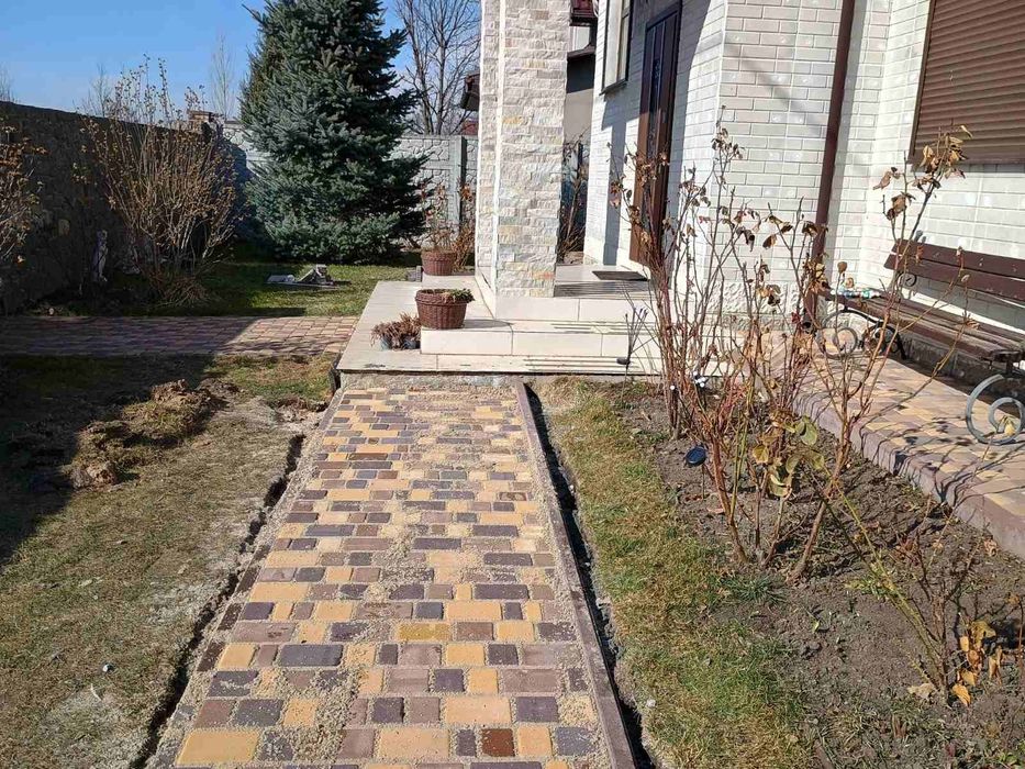 Укладання тротуарної плитки по дуже гарним цінам