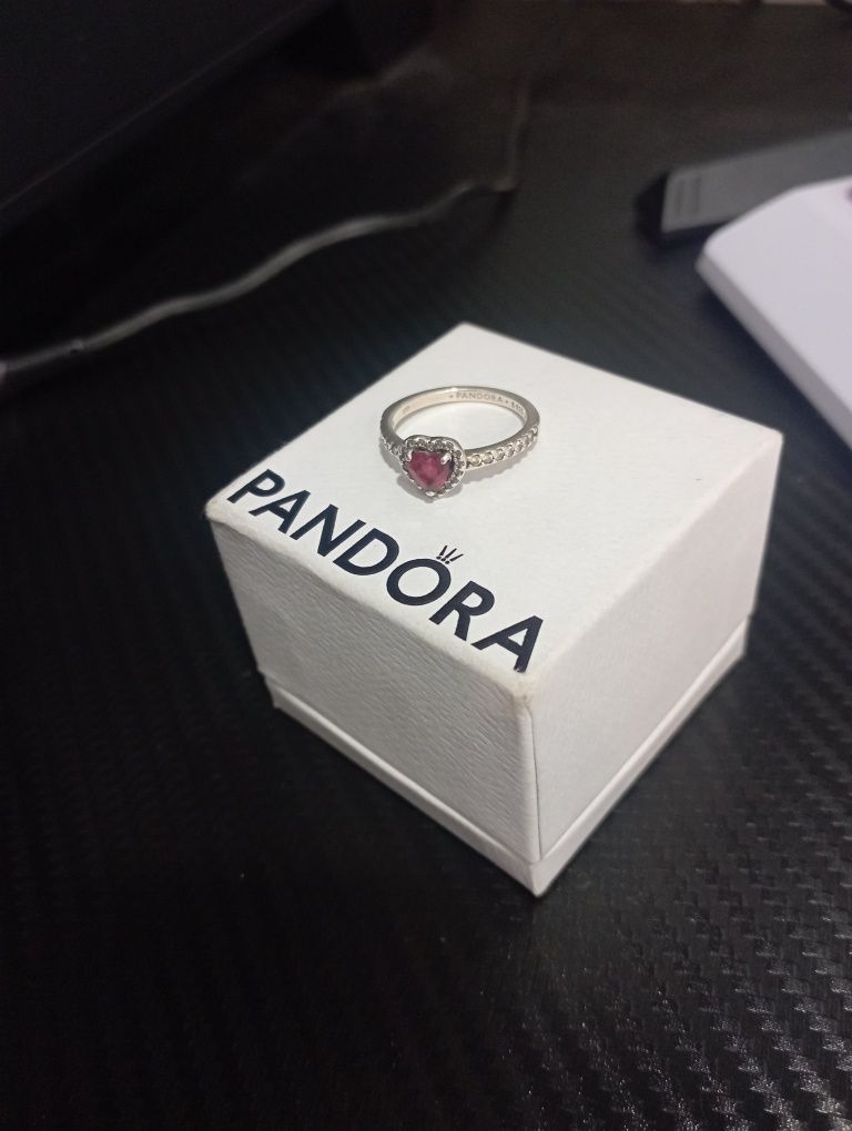Pandora anel sparkling red elevated heart-prata