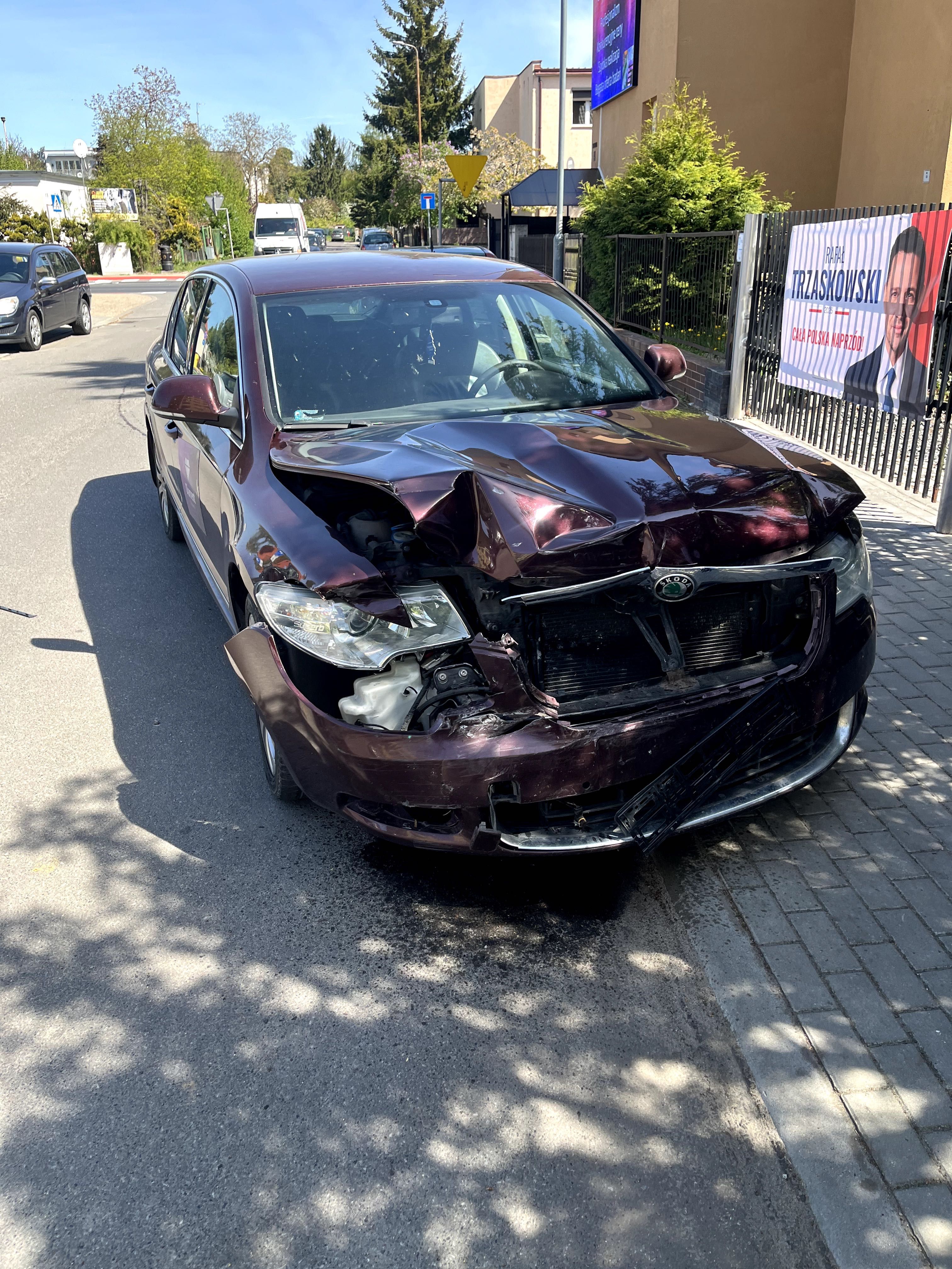 Skoda SuperB 2009 DSG Uszkodzona