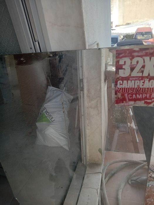 Dois espelhos usados