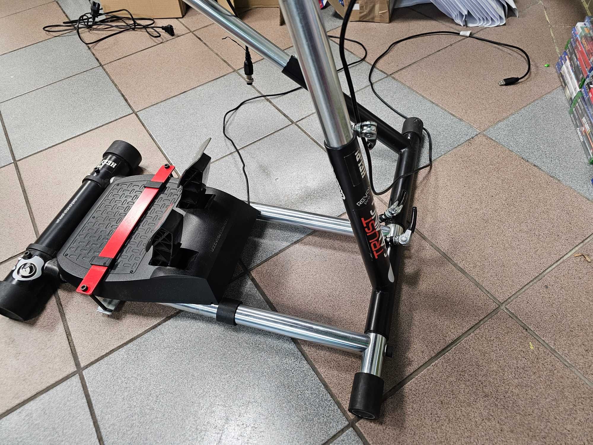 Thrustmaster T300RS + shifter TH8A + LED BT + Wheel Stand Pro Deluxe 2