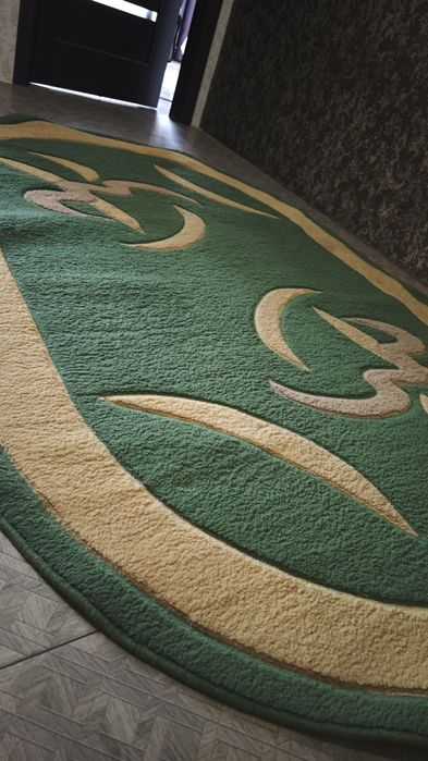 Килим 228*150см овальної форми