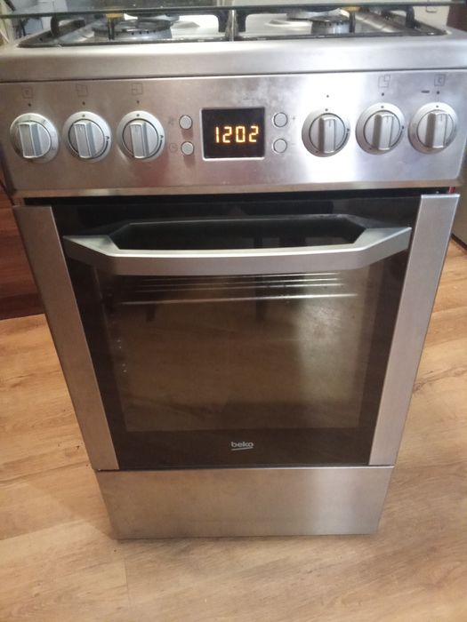 Kuchnia gazowo -elektryczna