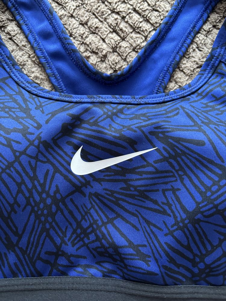 Спортивний топ Nike pro
