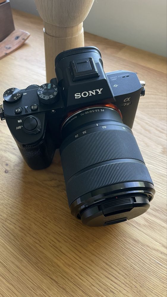 Máquina Fotográfica Sony a7 iii + Lente 28-70mm + Bateria nova Sony