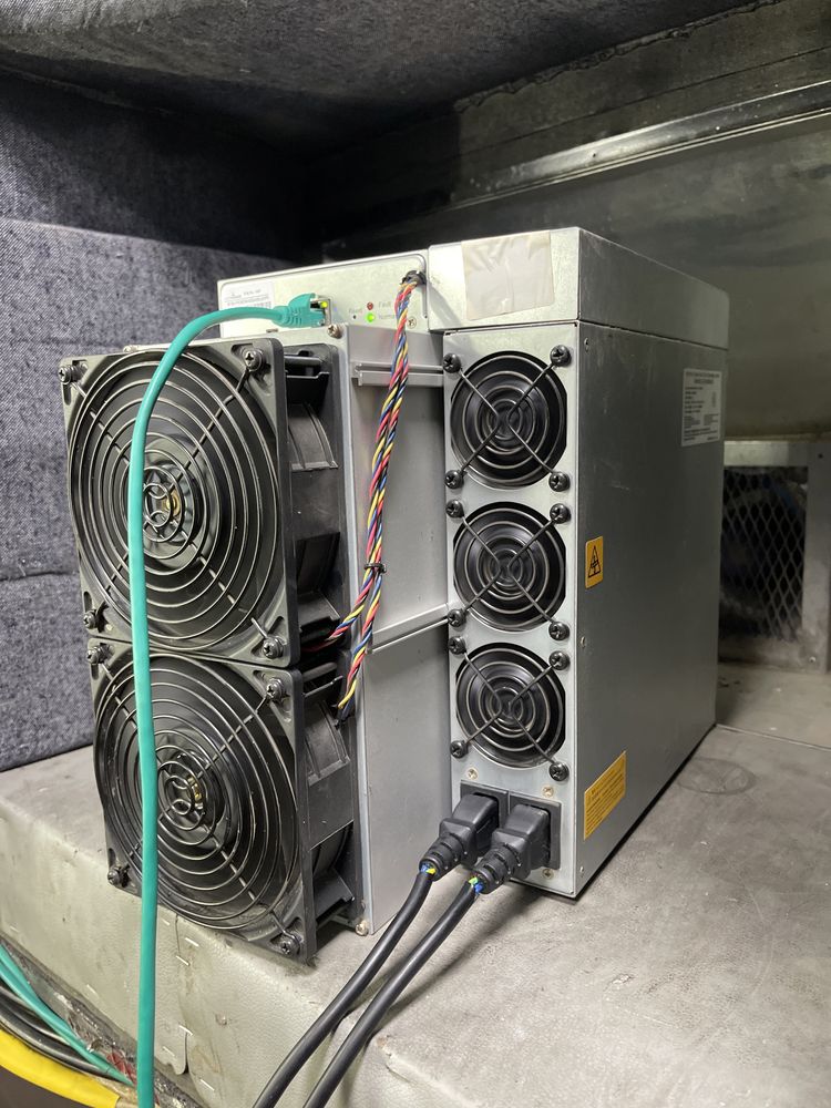 Асік-майнер на Біткоїн asic Bitmain Antminer S19J Pro 104Th/s