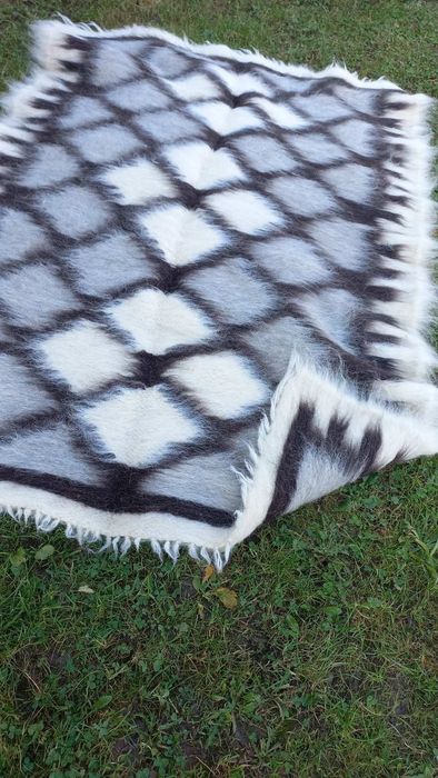 Ліжник з овечої шерсті