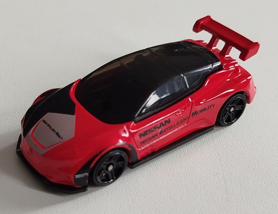 Hot Wheels Nissan Leaf Nismo RC_02