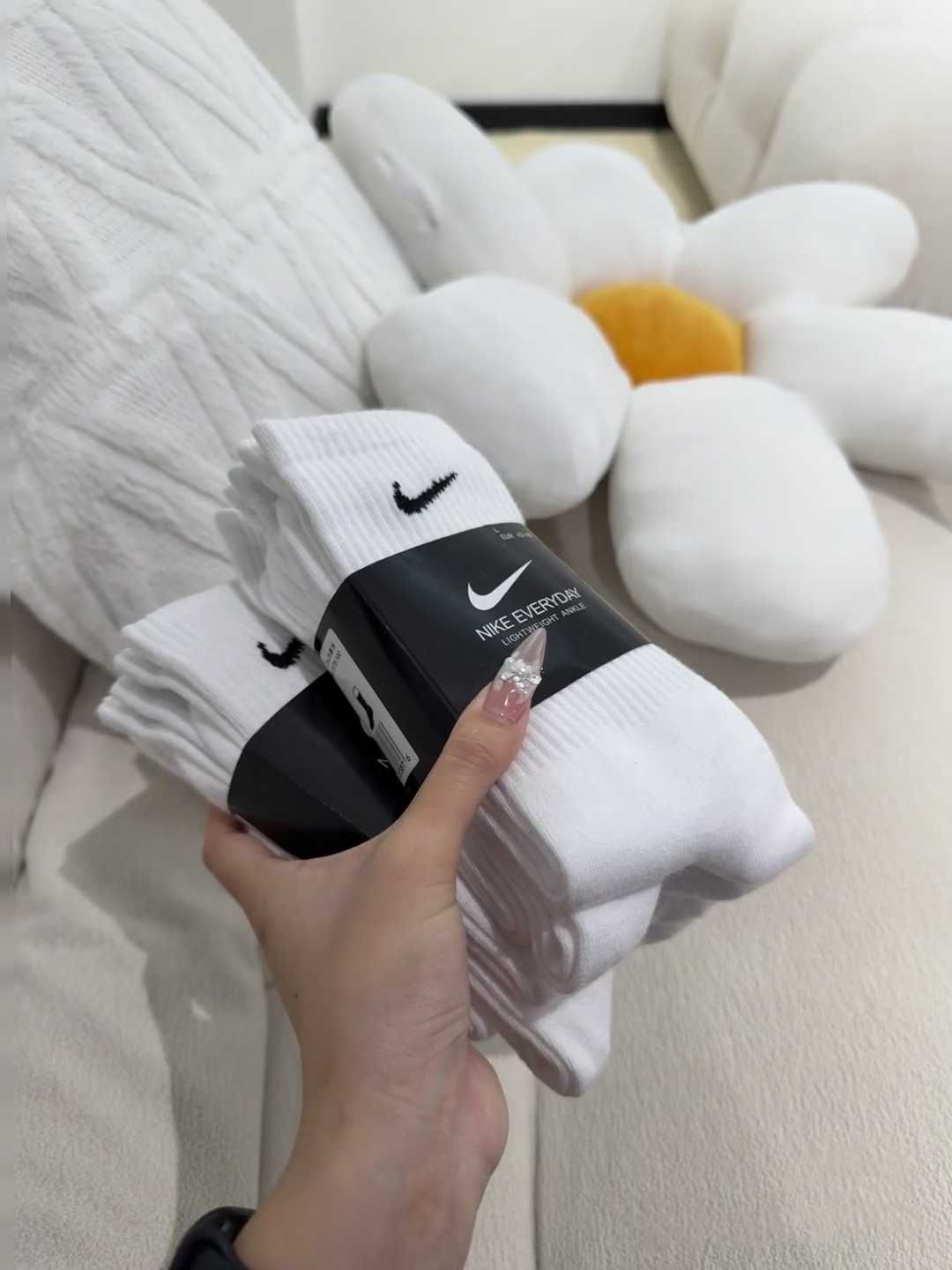 12 par skarpet Nike z czystego bawełny. Białe, długie, Rozmiar L