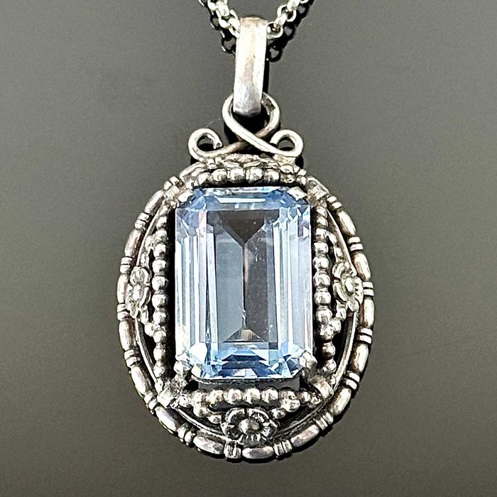 Srebrna przywieszka secesyjna z Akwamarynem, srebro próby 835