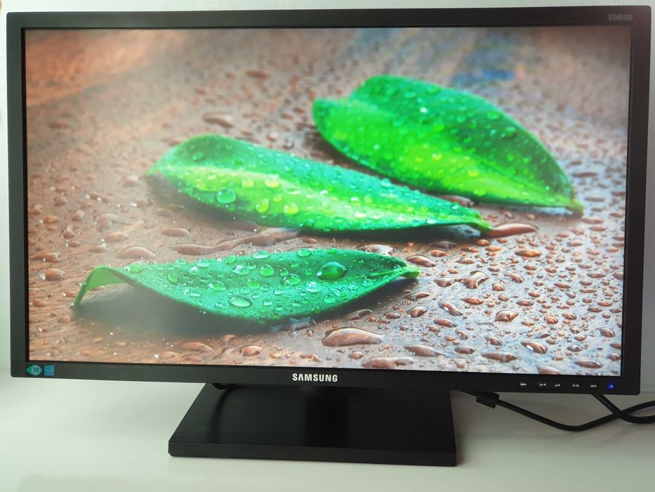Монітор 24" Samsung S24E450B LED 1920x1080 60Гц + кабель DVI VGA 250