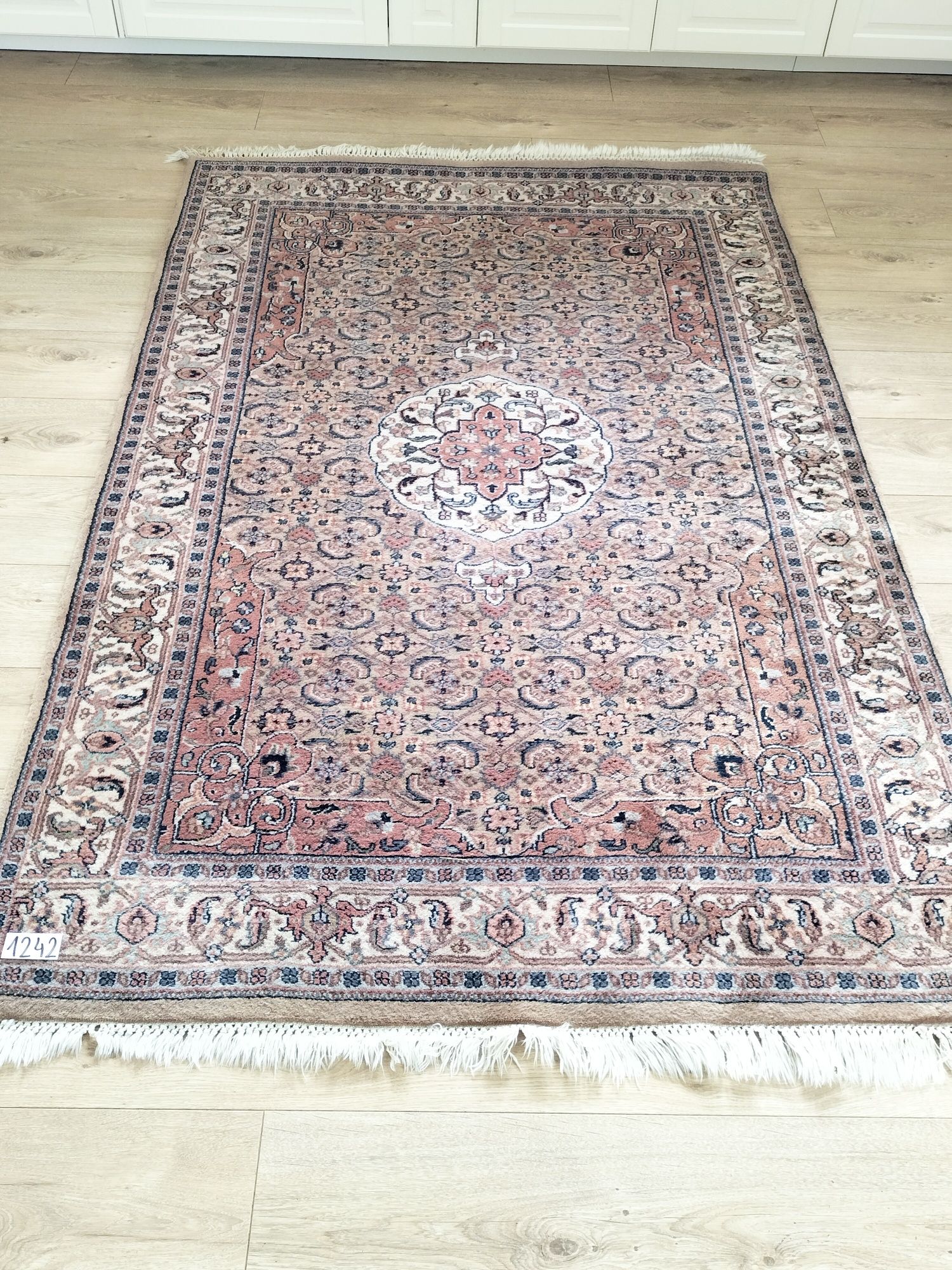 Przepiękny ręcznie tkany wełniany Indyjski dywan 120x190cm