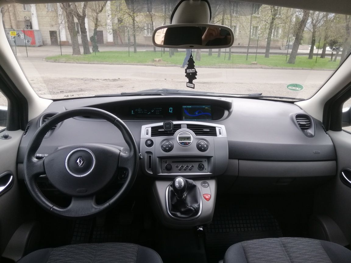 Renault Grand Scenic 2 2.0 бензин