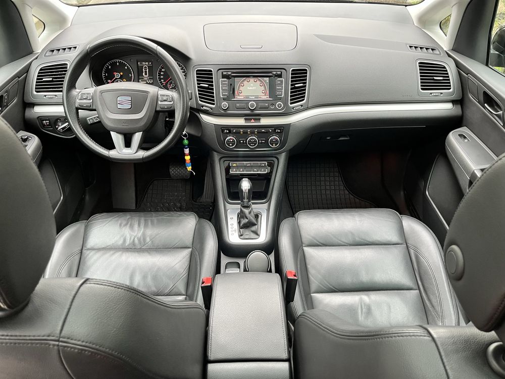 Seat Alhambra 2013r/2.0 140km/DSG/7miejsc/panorama/kamera/hak/serwis