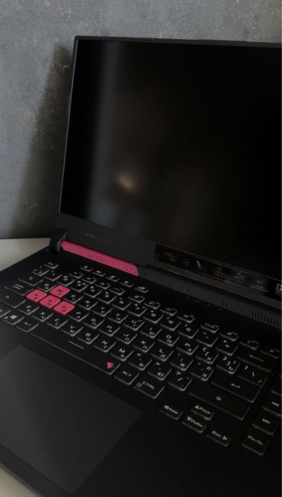 ASUS ROG Strix G15 ( Electro Punk + фірмовий килимок для миші )