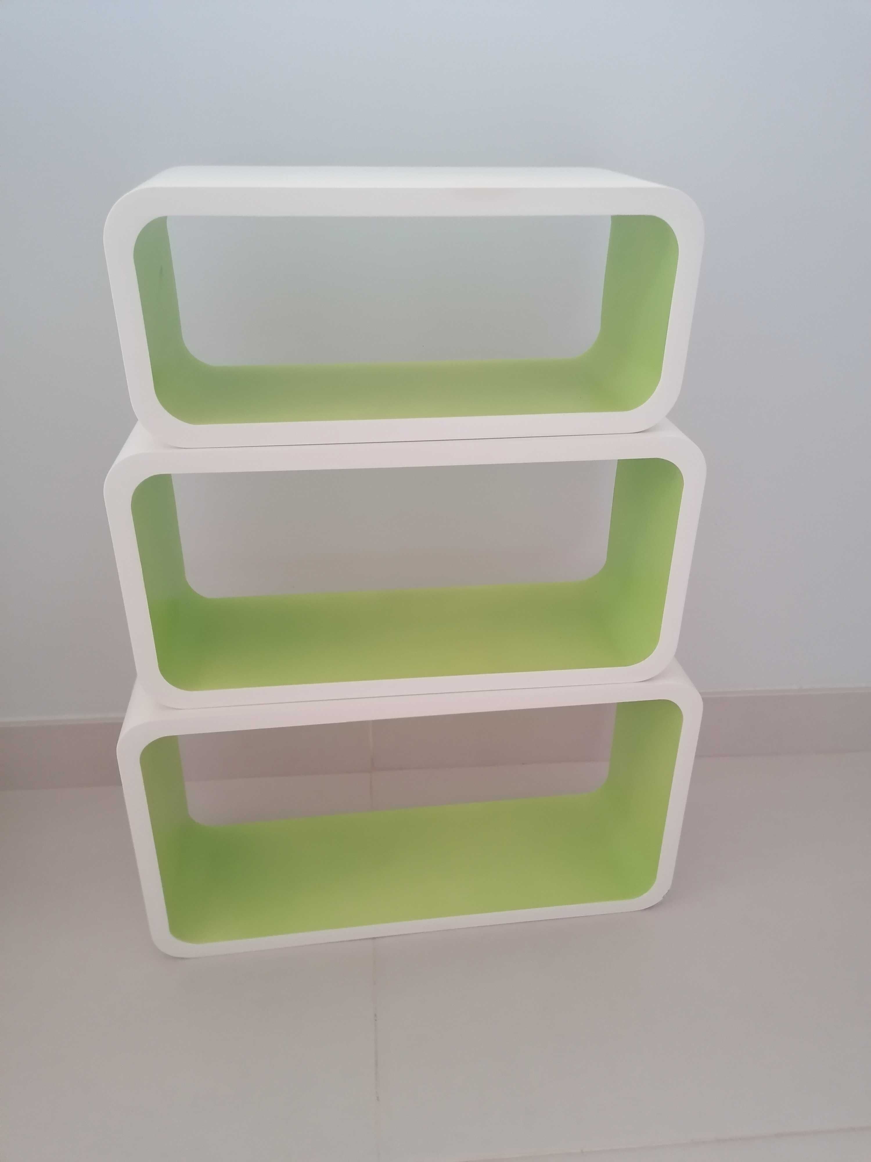 Estantes, conjunto de três