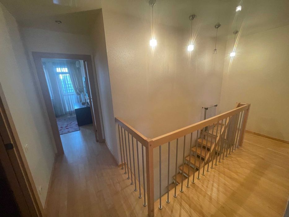 Рідкісна 4к на Паньківській 27/78 (3 спальні і кухня-вітальня)