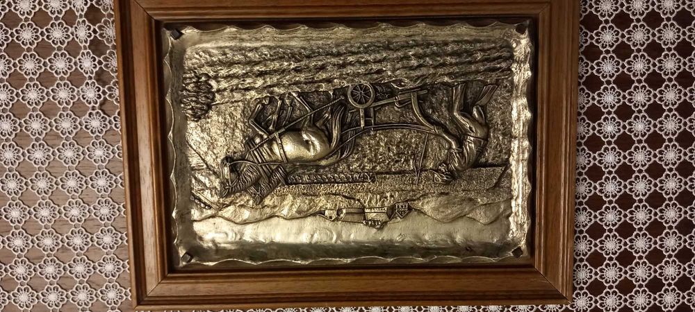 Stara plastyka w dębowej ramie