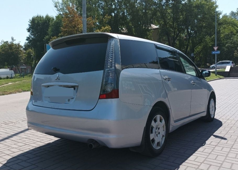Mitsubishi grandis 7мест
