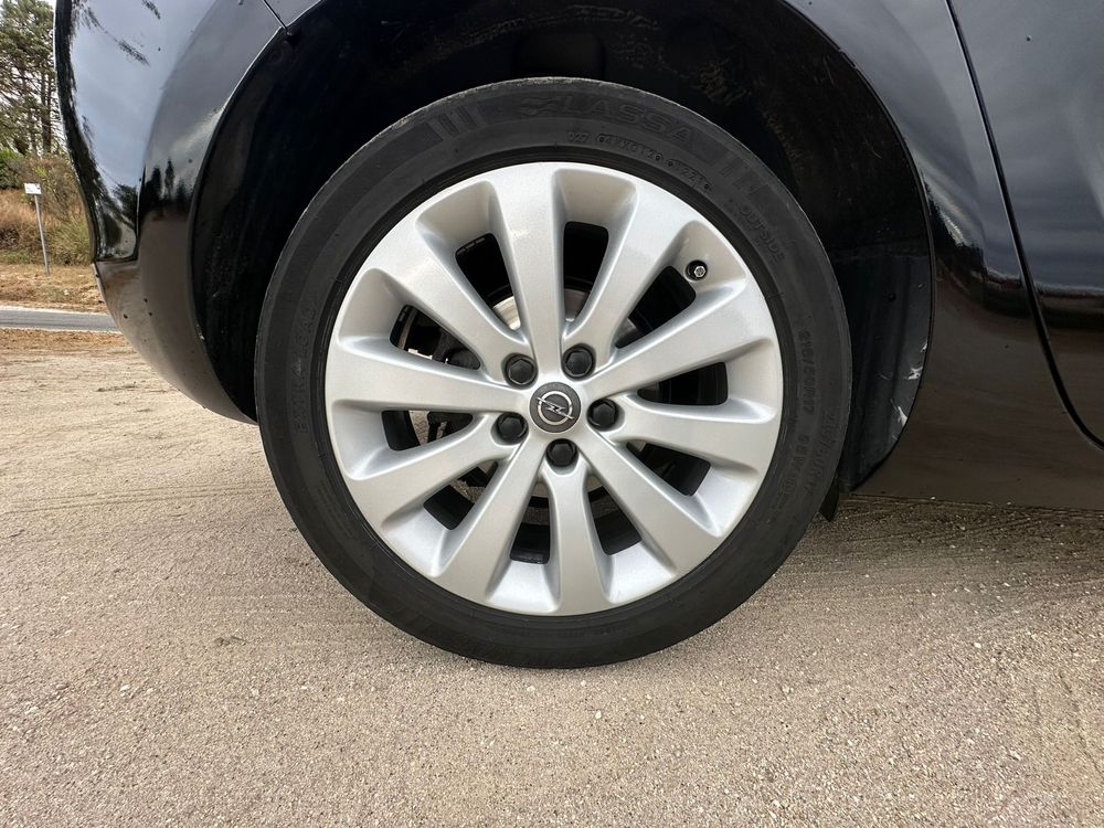 Opel Astra J Cosmos