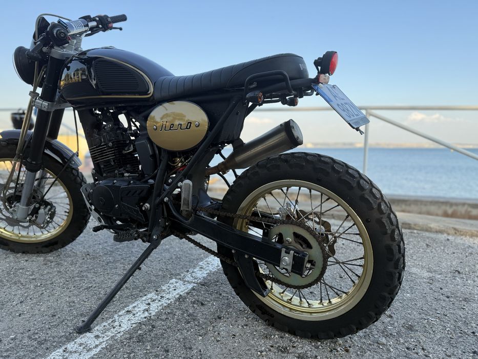 Bullit Hero 125 Preta e Dourada - 01/2021