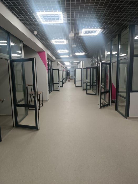 Лінолеум комерційного призначення, укладка, підготовчі роботи.