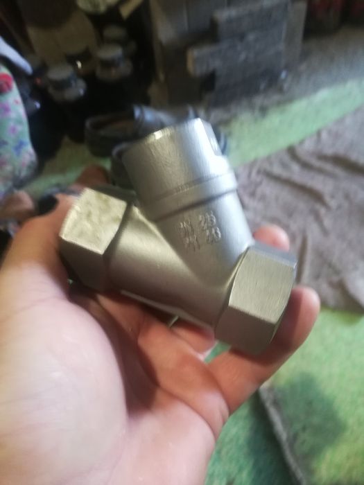 Продам обратной клапан.