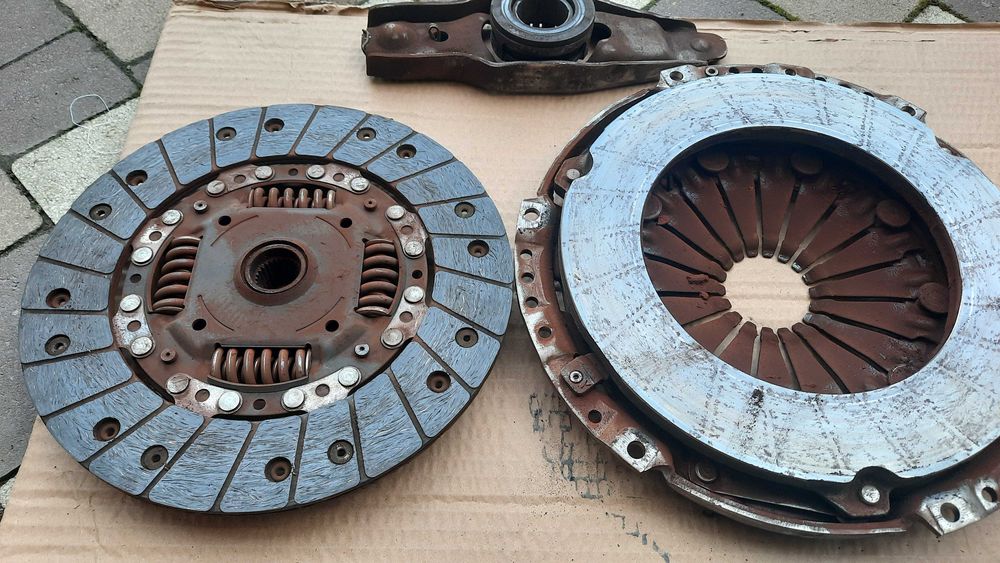 Комплект щеплення 1.6 TDI 77kW VW Skoda Seat 04L141025F Sachs124тис.км