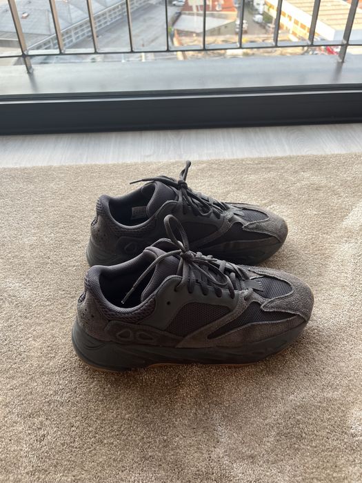 Adidas Yeezy 700 Utility Black