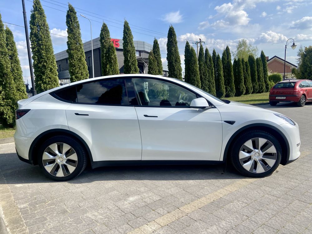 Tesla model Y!Germany