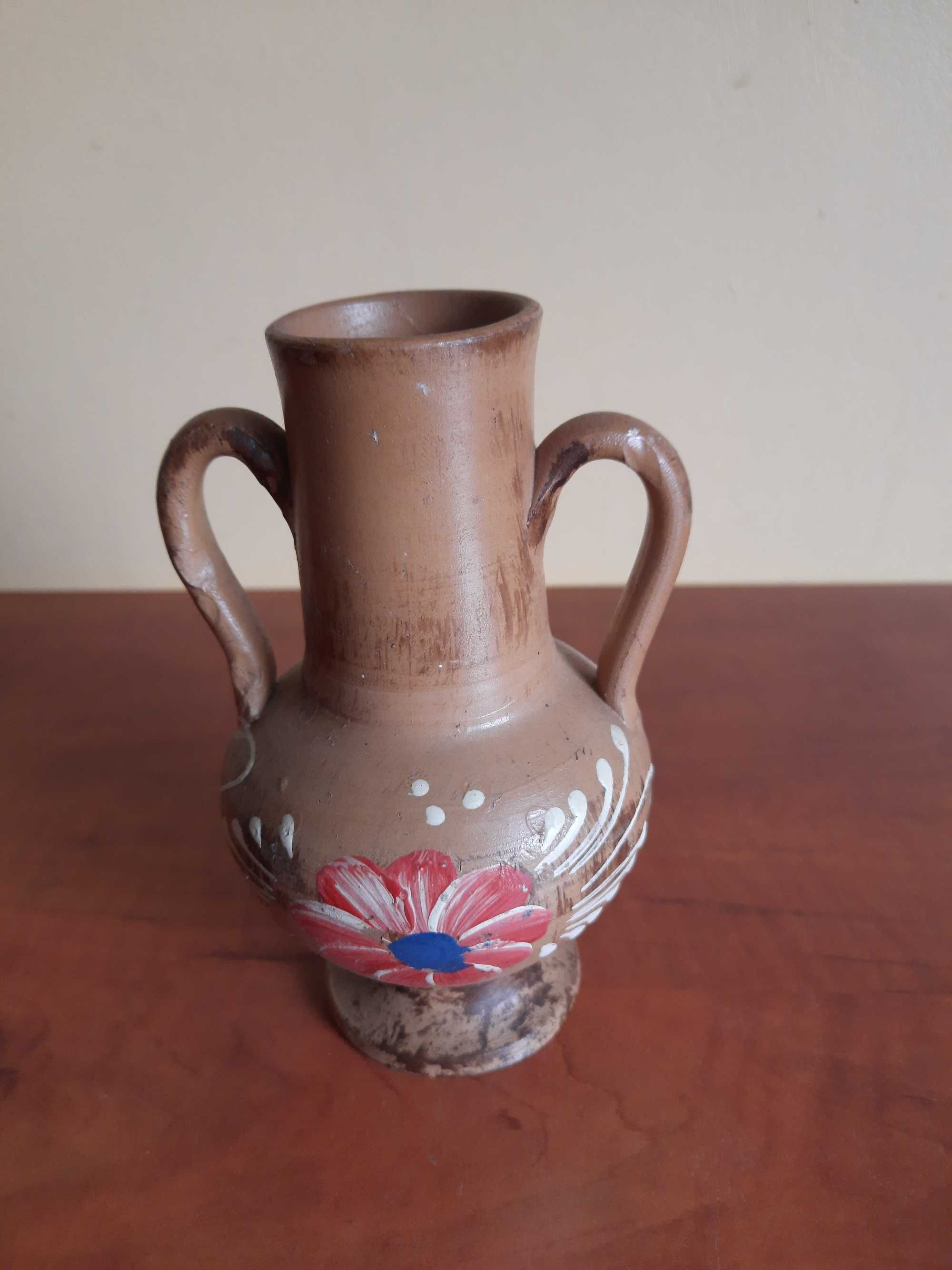 mały wazon ręcznie malowany