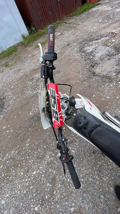 Кросовий мотоцик бсє 125