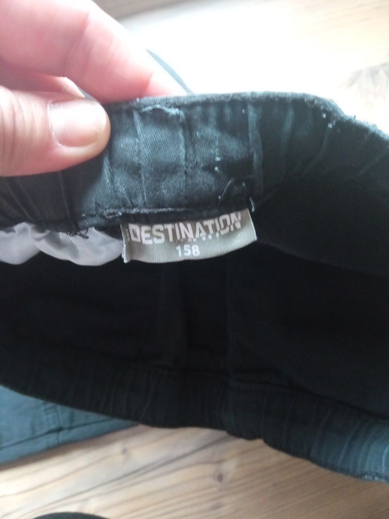 Spodnie czarne materiałowe r 158