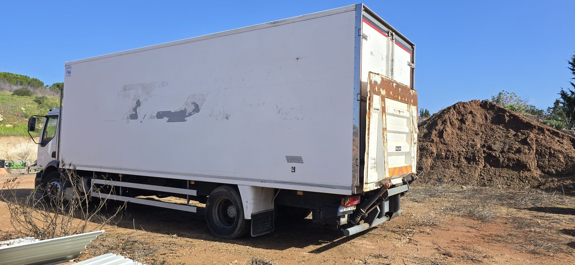 Camião renault premium 270 frigo