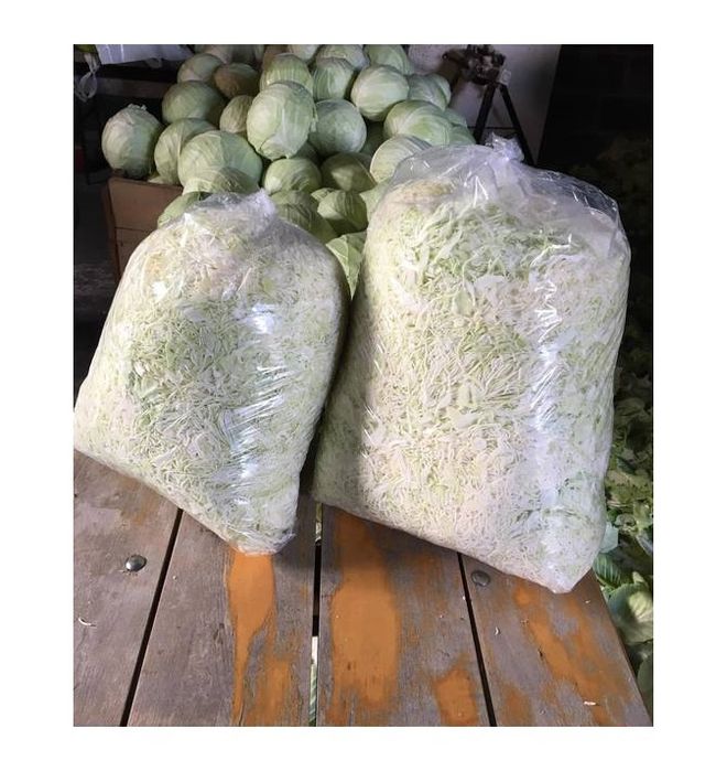 Kapusta główki / szatkowana na kiszenie .