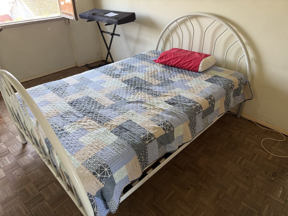 Cama de ferro de casal