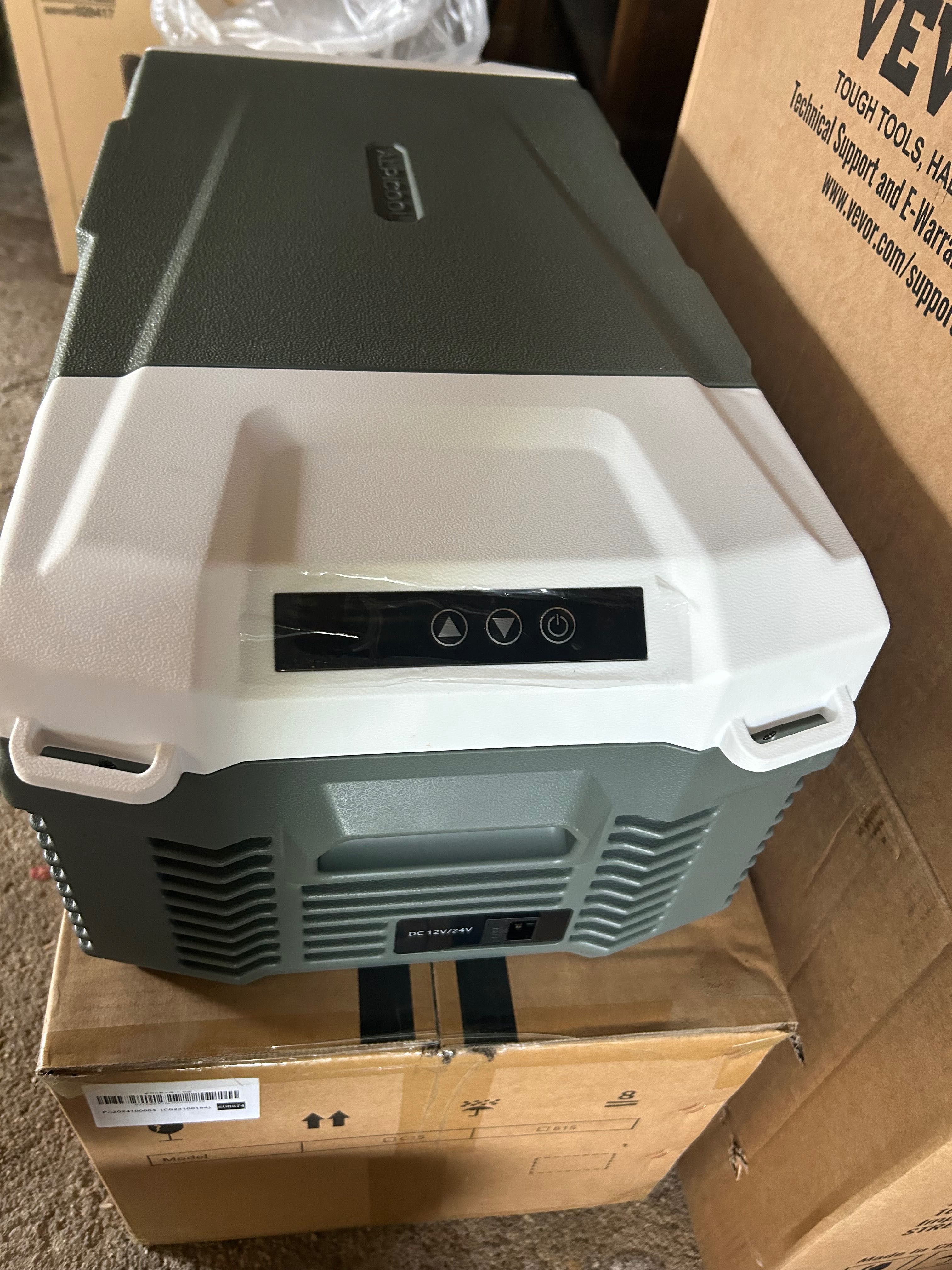 Arca refrigeradora/congeladora 12/24v e 220v nova 15L