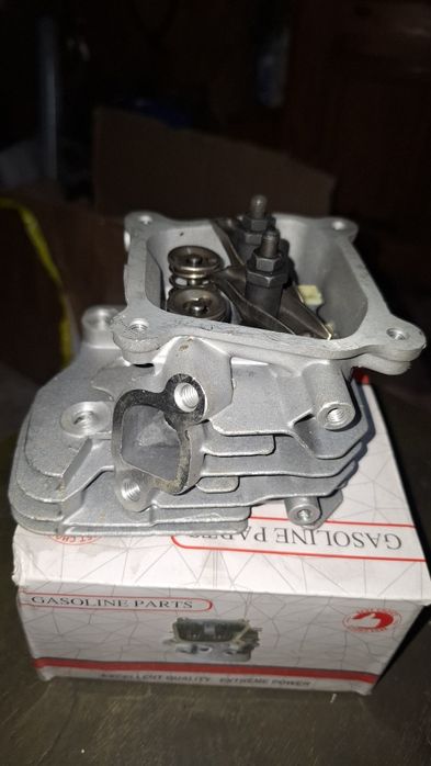 Головка блоку циліндрів генератора 168F у зборі (6,5 Hp).

Комплектуєт