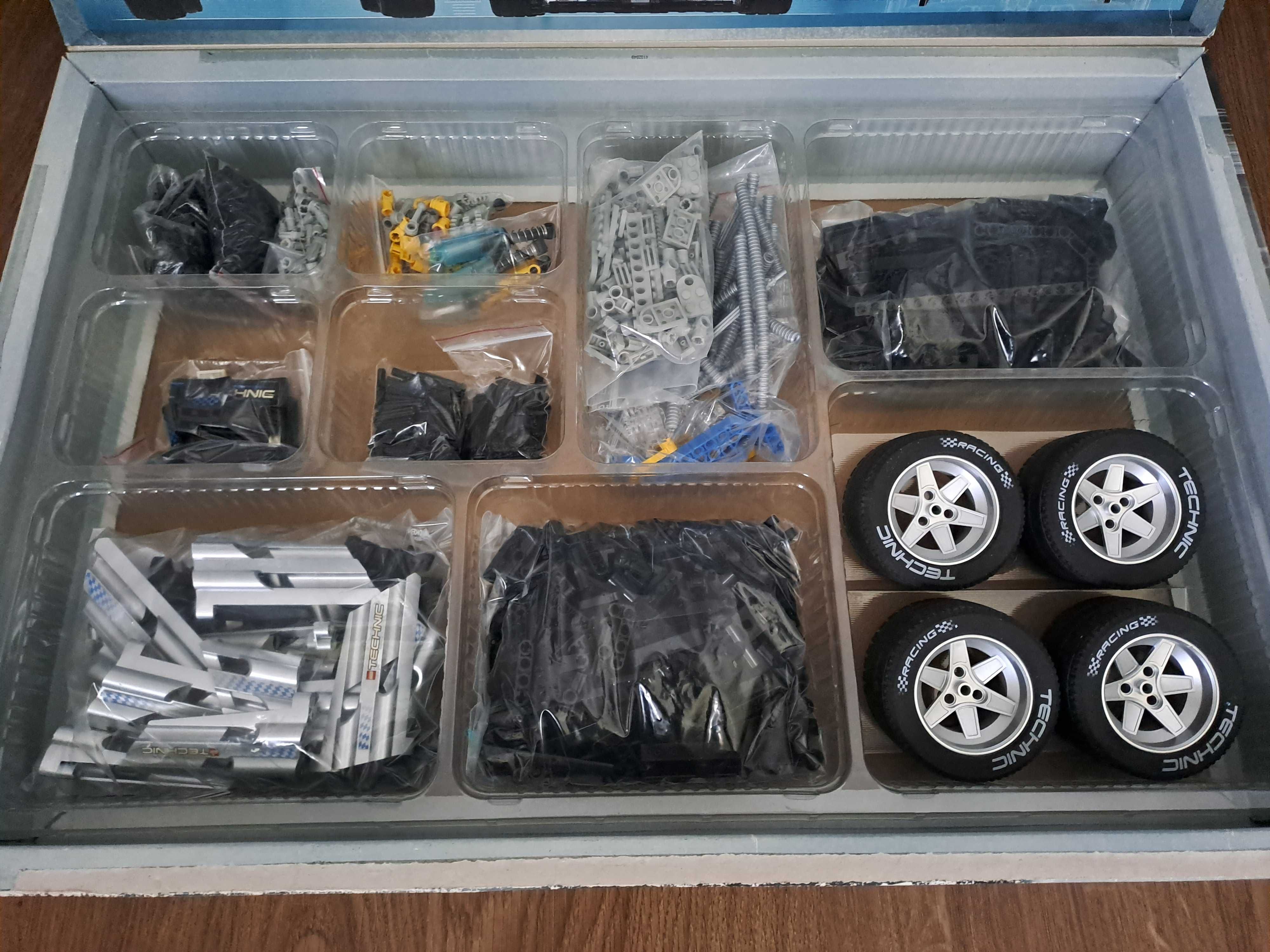Lego Technic 8458 Silver Champion - rok 2000