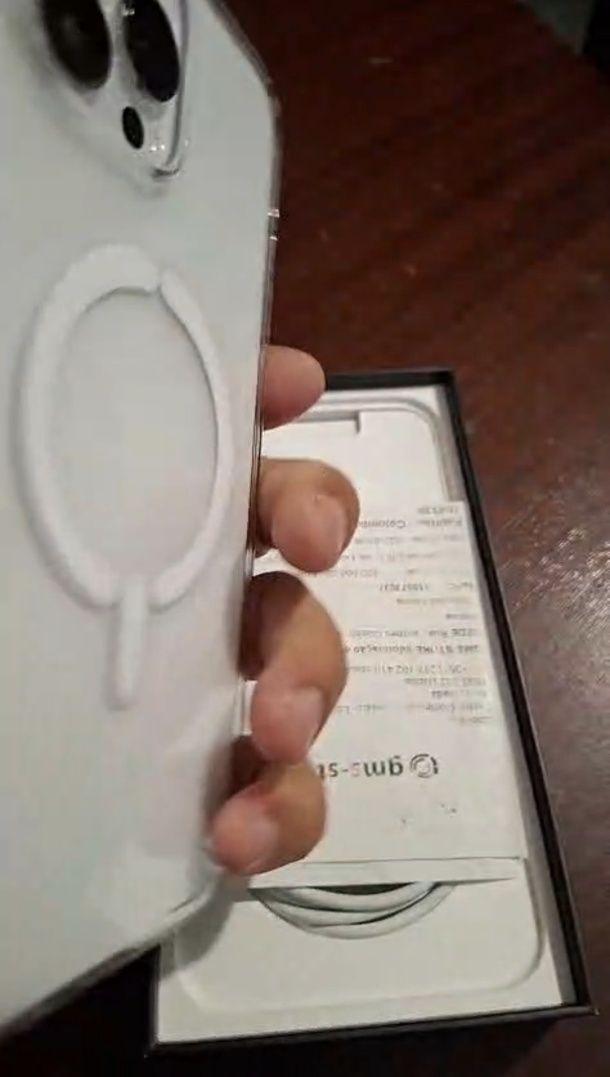 iPhone 13 / 256g