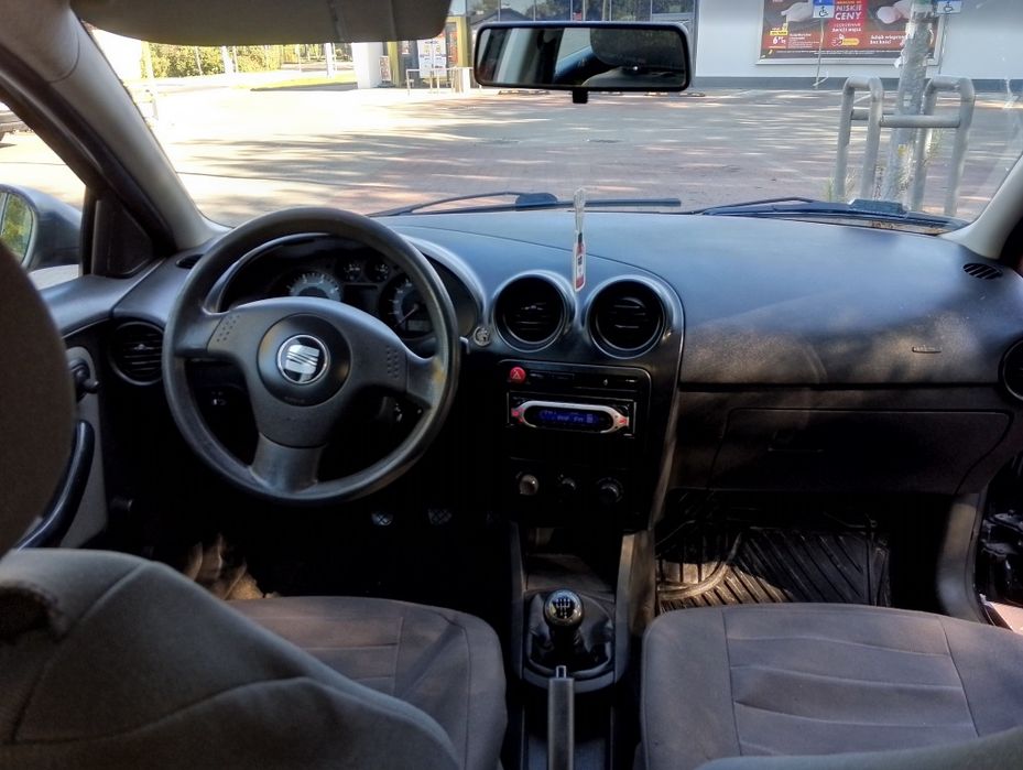 Seat Ibiza 1.4 rok 2003 sprzedam