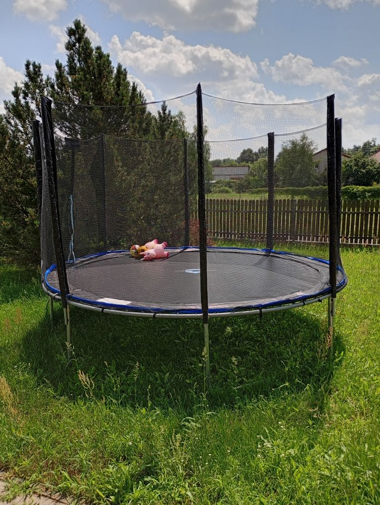 Trampolina ogrodowa