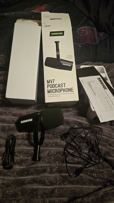 Shure MV7 Динамічний мікрофон.