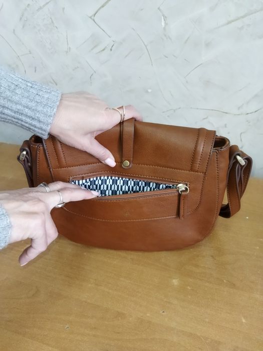 Сумка крос-боді з штучної шкіри