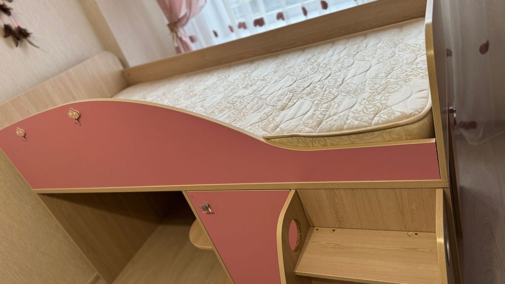 Ліжко дитяче(для дівчинки)