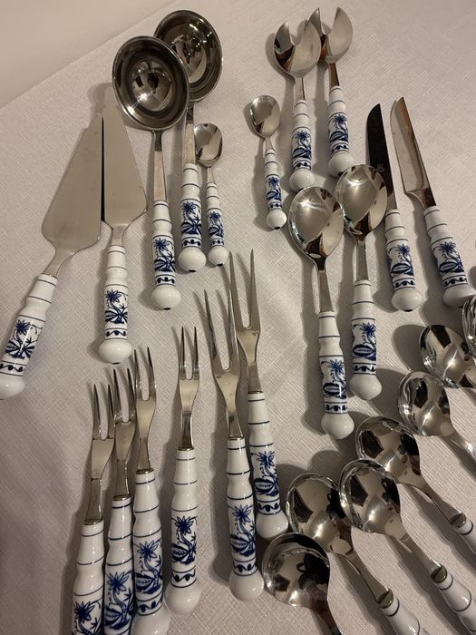 Wzór cebulowy sztućce 77 sztuk cały zestaw