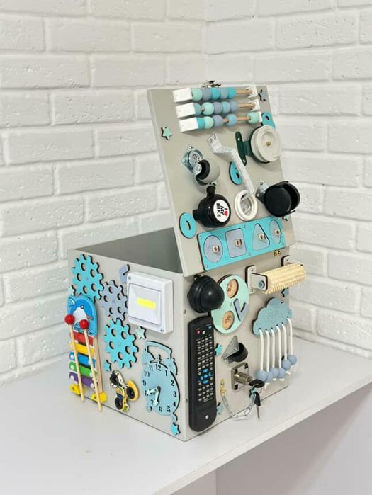 Бізікуб Бізіборд