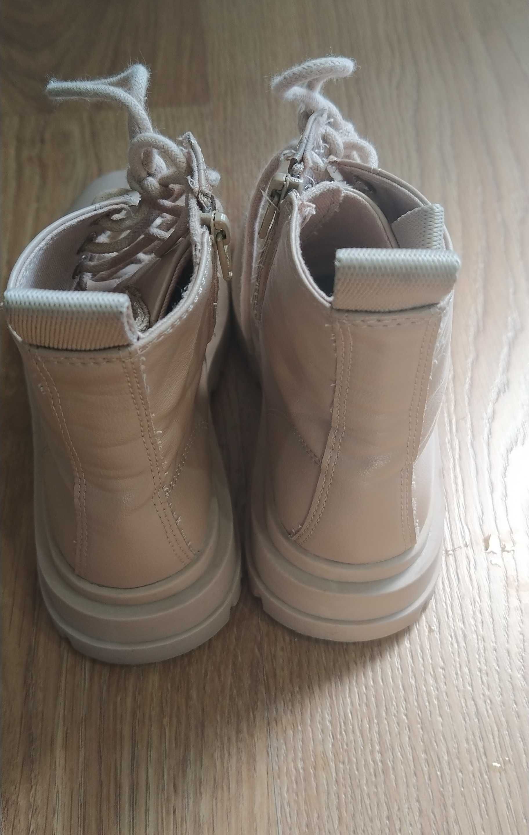 Botas Zara cor cru