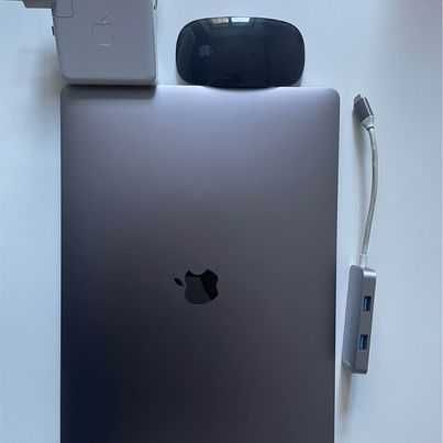 MacBook Pro 15” 2018 - 2.6GHz (i7) / 16GB / 512GB SSD