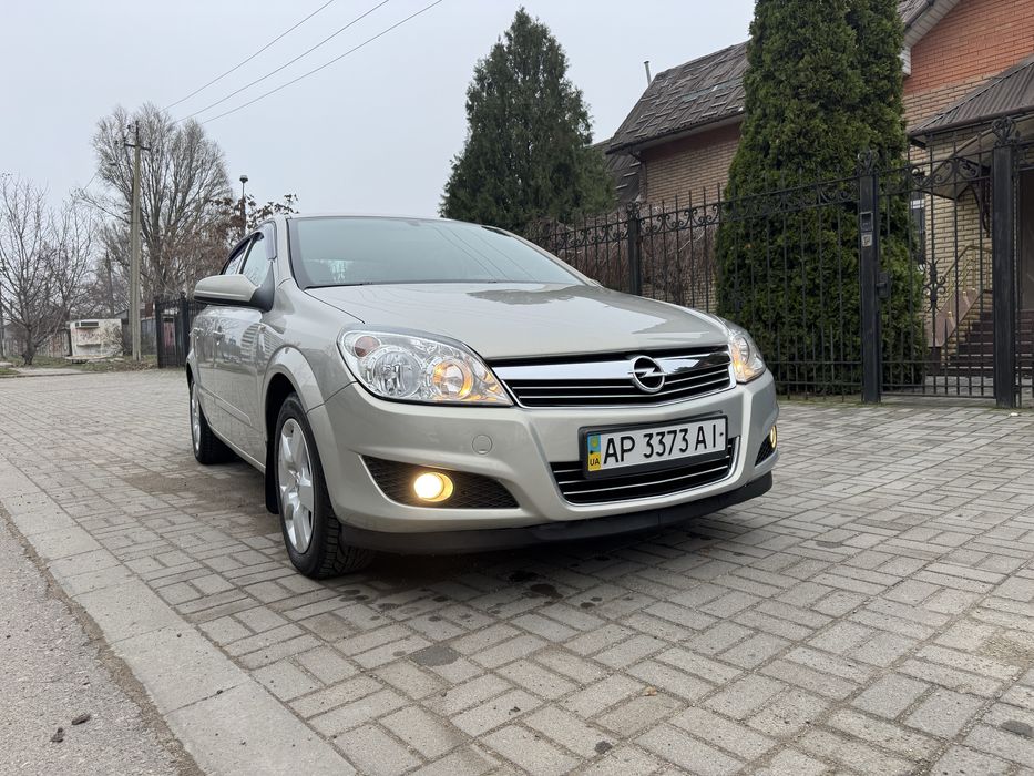 Astra H Седан 2008